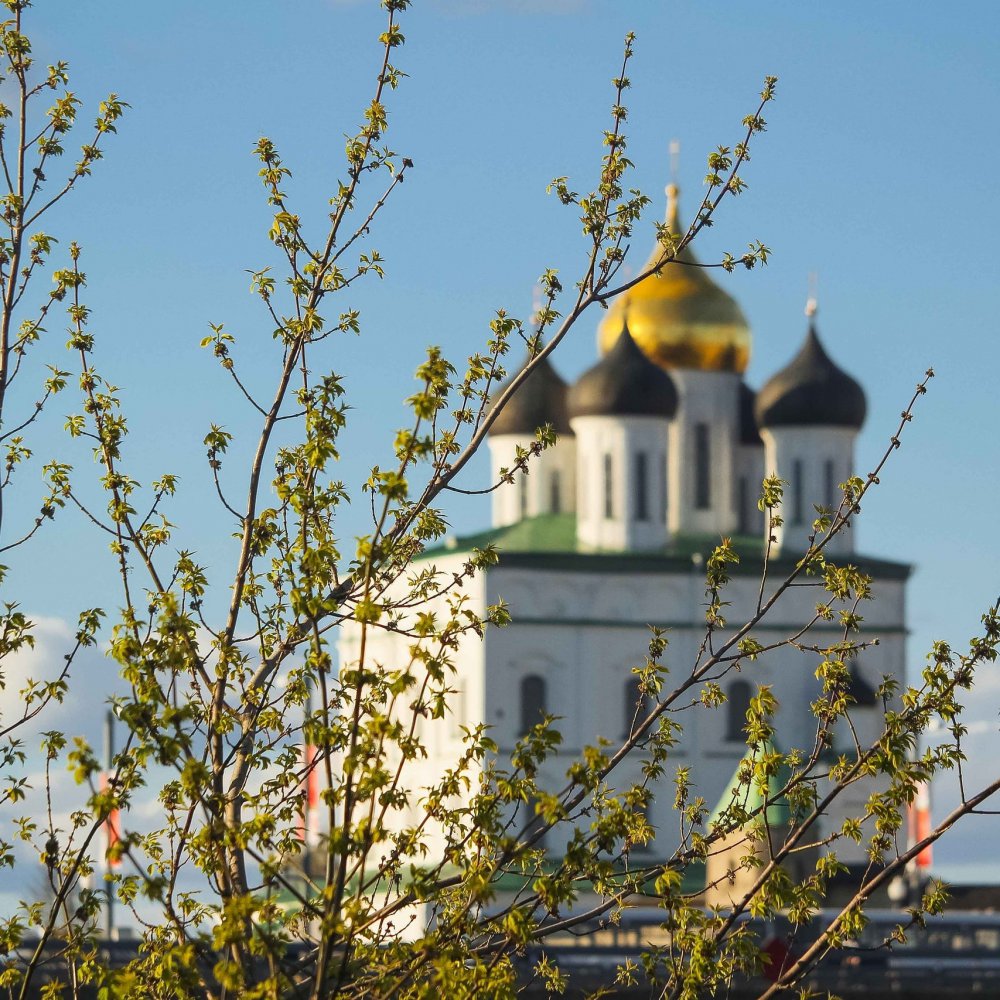 Богослужения на прихрамовой территории Троицкого собора возобновятся с 21 мая