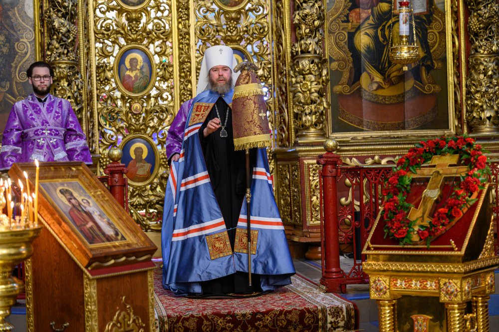 Праздник Воздвижения Животворящего Креста Господня в Троицком соборе Псковского кремля