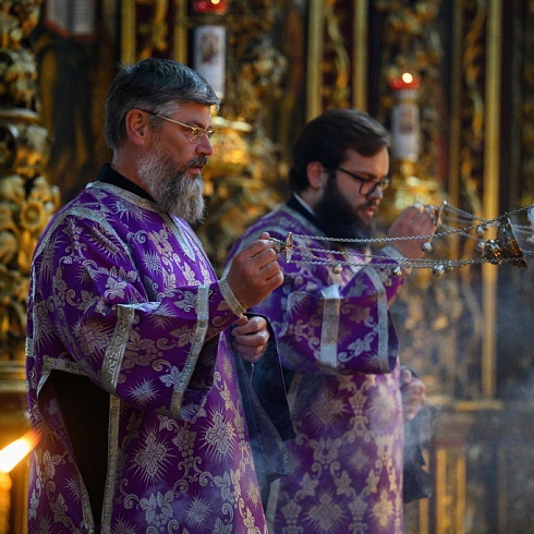 В Великий Четверг митрополит Арсений совершил Литургию в Свято-Троицком кафедральном соборе