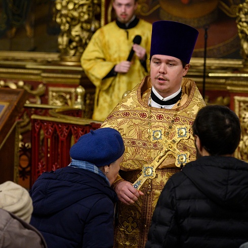 В день открытия регионального этапа Рождественских чтений митрополит Матфей совершил Литургию в Свято-Троицком кафедральном соборе