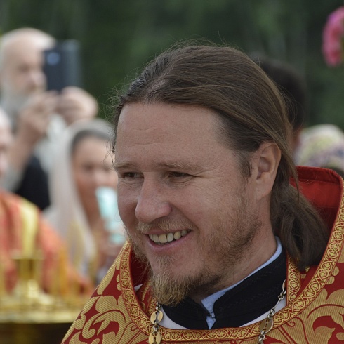 Престольный праздник молитвенно отметили на подворье Свято-Троицкого кафедрального собора, что на территории бывшего Свято-Пантелеимонова монастыря