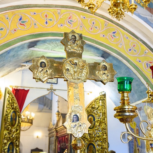 В день празднования памяти Всех святых митрополит Арсений совершил Божественную Литургию в Свято-Троицком кафедральном соборе