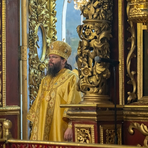 В Прощеное Воскресенье митрополит Матфей совершил Литургию в Троицком кафедральном соборе