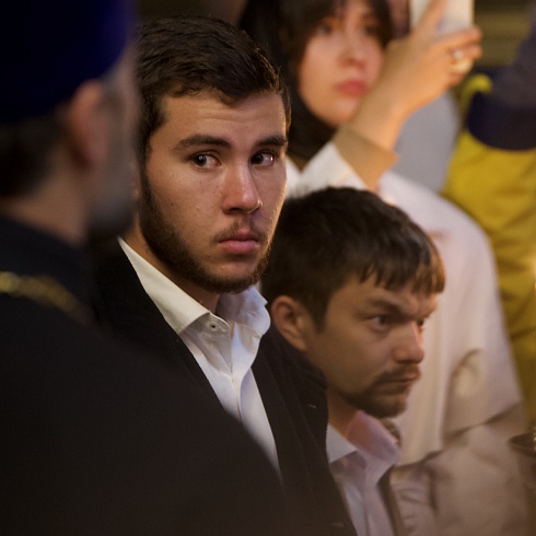 «Петь единым сердцем»: в Троицком соборе Псковской епархии прошла служба с участием сводного хора, в состав которого вошли около 300 певчих из России и Белоруссии