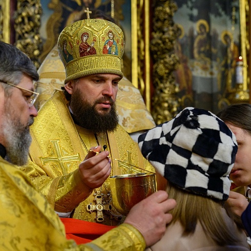 Митрополит Арсений совершил Божественную Литургию в Свято-Троицком кафедральном соборе в Прощеное воскресение