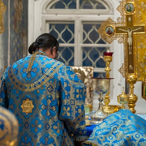 В праздник Сретения Господня митрополит Матфей совершил Литургию в кафедральном соборе