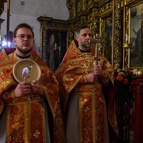 В праздник Светлого Христова Воскресения митрополит Арсений совершил Пасхальное богослужение