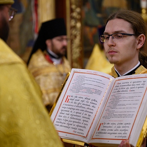 Митрополит Матфей совершил Божественную Литургию в Свято-Троицком кафедральном соборе