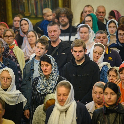 В День Святой Троицы митрополит Арсений возглавил престольное торжество в кафедральном соборе Псковской епархии