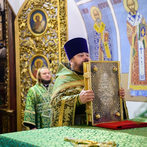 Состоялось принесение мощей преподобной Евфросинии Полоцкой на Псковскую землю
