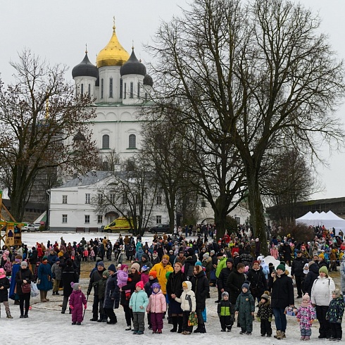 В Псковском кремле прошла Елка «Путешествие в Рождественскую историю»