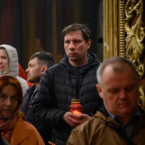 В праздник Светлого Христова Воскресения митрополит Арсений совершил Пасхальное богослужение