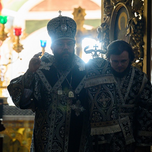 В Великую Среду митрополит Матфей совершил Литургию Преждеосвященных Даров в кафедральном соборе