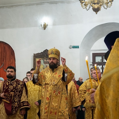 В престольный праздник, день памяти благоверного князя Всеволода-Гавриила, митрополит Арсений совершил торжественные богослужения в Свято-Троицком кафедральном соборе г. Пскова
