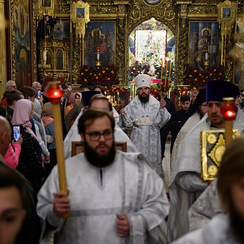 В праздник Светлого Христова Воскресения митрополит Арсений совершил Пасхальное богослужение