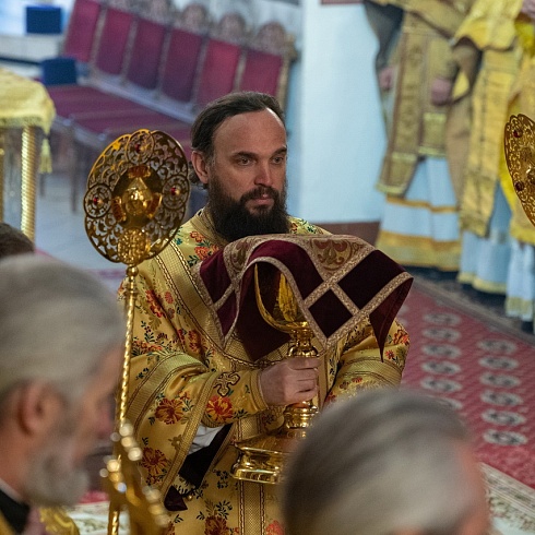 В престольный праздник, день памяти благоверного князя Всеволода-Гавриила, митрополит Арсений совершил торжественные богослужения в Свято-Троицком кафедральном соборе г. Пскова