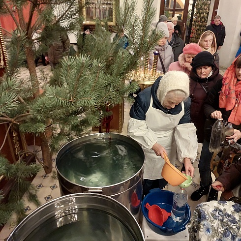 Торжественное богослужение состоялось в Троицком соборе Псковского кремля в праздник Богоявления Господня