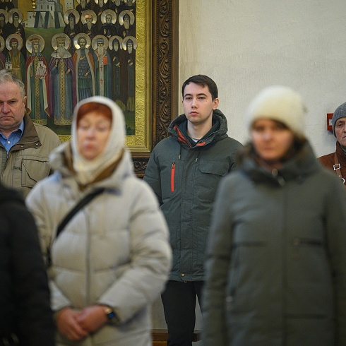 В день памяти блаженного Николая Псковского митрополит Арсений совершил Божественную Литургию в Свято-Троицком кафедральном соборе