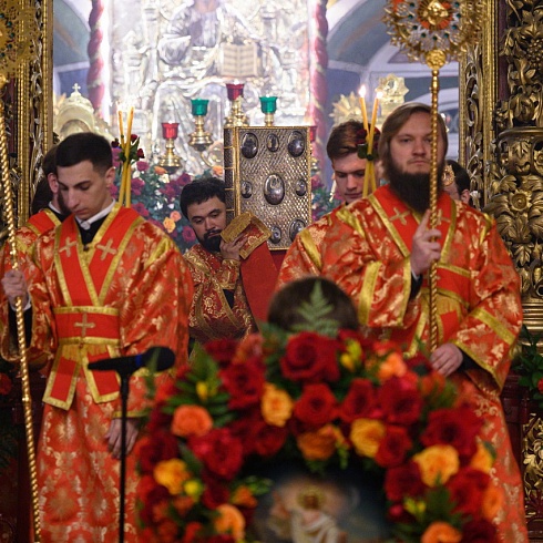 В праздник Светлого Христова Воскресения митрополит Арсений совершил Пасхальное богослужение