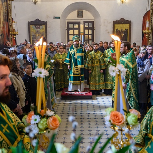 В день празднования Входа Господня в Иерусалим митрополит Арсений совершил Литургию в Свято-Троицком кафедральном соборе города Пскова
