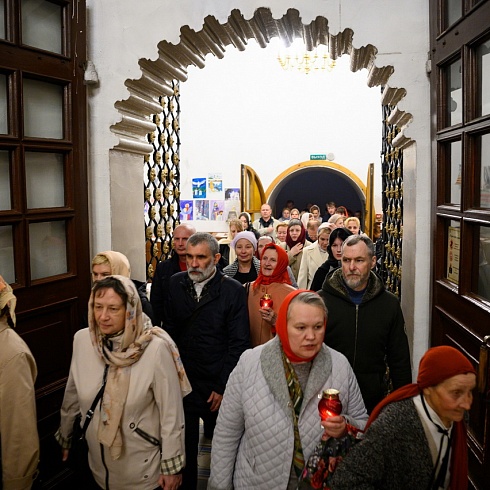 В праздник Светлого Христова Воскресения митрополит Арсений совершил Пасхальное богослужение