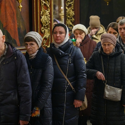 Митрополит Арсений совершил Божественную Литургию в Свято-Троицком кафедральном соборе в Прощеное воскресение