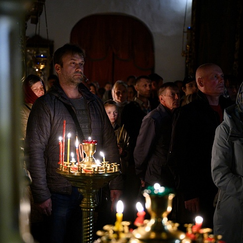 В праздник Светлого Христова Воскресения митрополит Арсений совершил Пасхальное богослужение