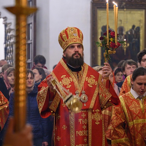 В праздник Светлого Христова Воскресения митрополит Арсений совершил Пасхальное богослужение