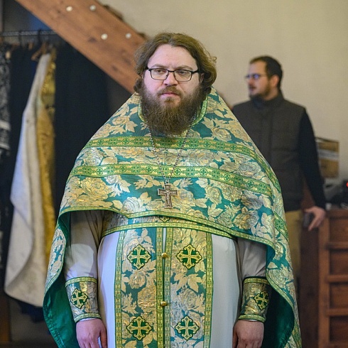 В день празднования Входа Господня в Иерусалим митрополит Арсений совершил Литургию в Свято-Троицком кафедральном соборе города Пскова
