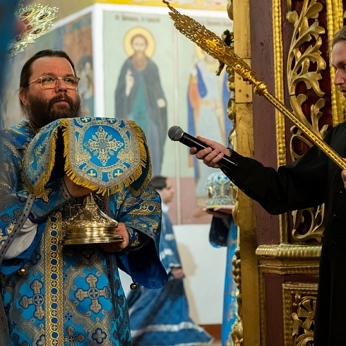 В праздник Сретения Господня митрополит Матфей совершил Литургию в кафедральном соборе