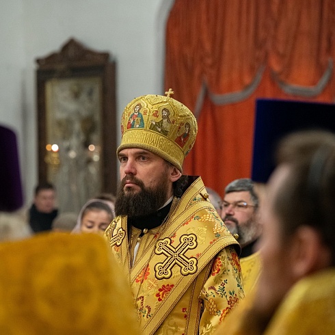 В престольный праздник, день памяти благоверного князя Всеволода-Гавриила, митрополит Арсений совершил торжественные богослужения в Свято-Троицком кафедральном соборе г. Пскова