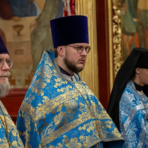 В праздник Сретения Господня митрополит Матфей совершил Литургию в кафедральном соборе