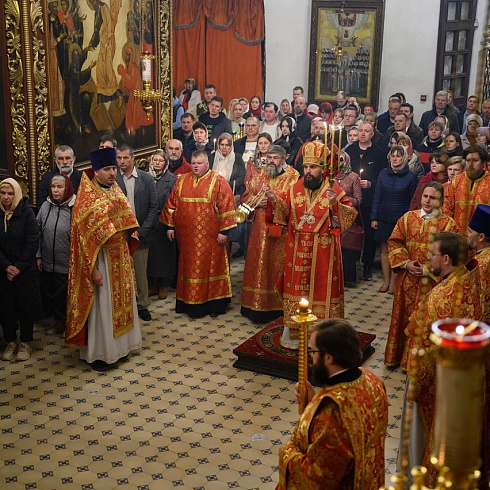 В праздник Светлого Христова Воскресения митрополит Арсений совершил Пасхальное богослужение