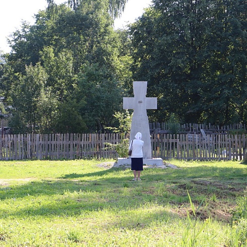 Торжественное богослужение состоялось в день памяти великомученика и целителя Пантелеимона на месте разрушенного  мужского монастыря. ФОТО