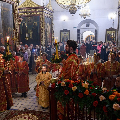 В праздник Светлого Христова Воскресения митрополит Арсений совершил Пасхальное богослужение