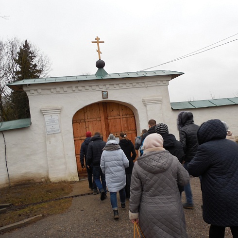 Студенты-историки из Луганска и Стерлитамака посетили святые места Псковской земли