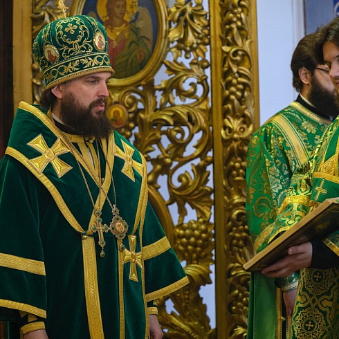 В день празднования Входа Господня в Иерусалим митрополит Арсений совершил Литургию в Свято-Троицком кафедральном соборе города Пскова