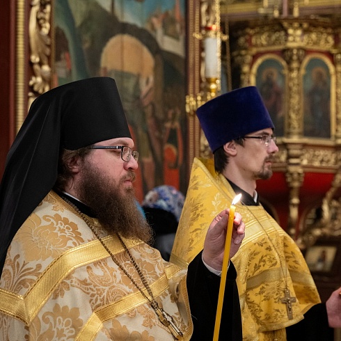 В престольный праздник, день памяти благоверного князя Всеволода-Гавриила, митрополит Арсений совершил торжественные богослужения в Свято-Троицком кафедральном соборе г. Пскова