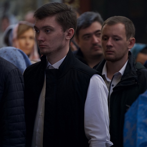 «Петь единым сердцем»: в Троицком соборе Псковской епархии прошла служба с участием сводного хора, в состав которого вошли около 300 певчих из России и Белоруссии