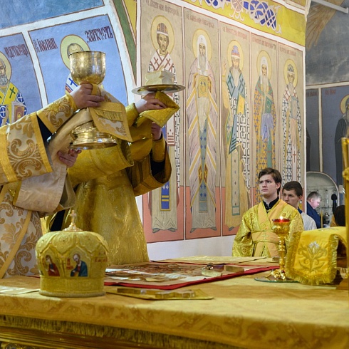 Митрополит Арсений совершил Божественную Литургию в Свято-Троицком кафедральном соборе в Прощеное воскресение