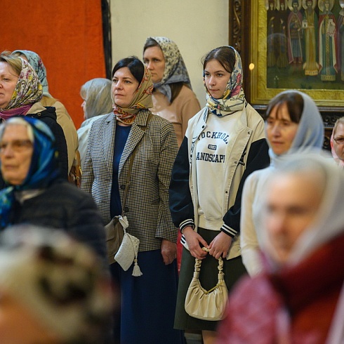 В Великий Четверг митрополит Арсений совершил Литургию в Свято-Троицком кафедральном соборе