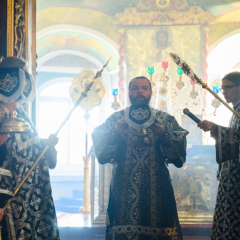 В Великую Среду митрополит Матфей совершил Литургию Преждеосвященных Даров в кафедральном соборе