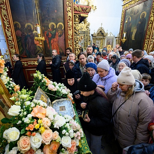 Состоялось принесение мощей преподобной Евфросинии Полоцкой на Псковскую землю