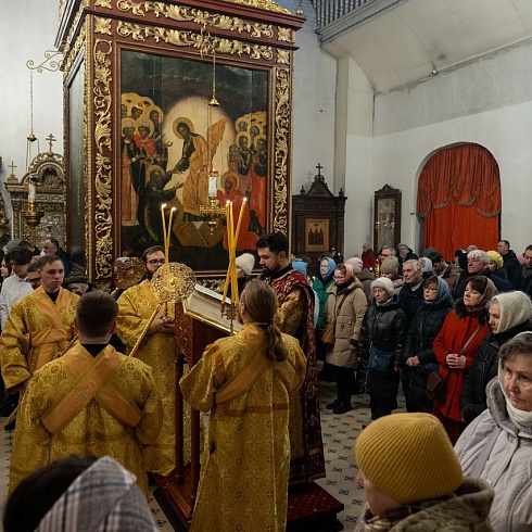 В престольный праздник, день памяти благоверного князя Всеволода-Гавриила, митрополит Арсений совершил торжественные богослужения в Свято-Троицком кафедральном соборе г. Пскова