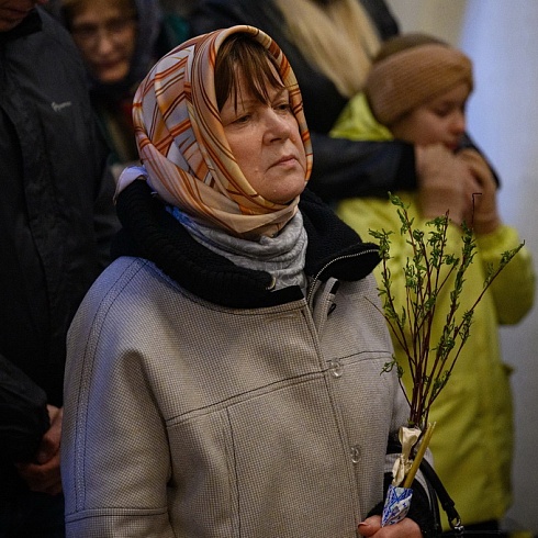 В день празднования Входа Господня в Иерусалим митрополит Арсений совершил Литургию в Свято-Троицком кафедральном соборе города Пскова