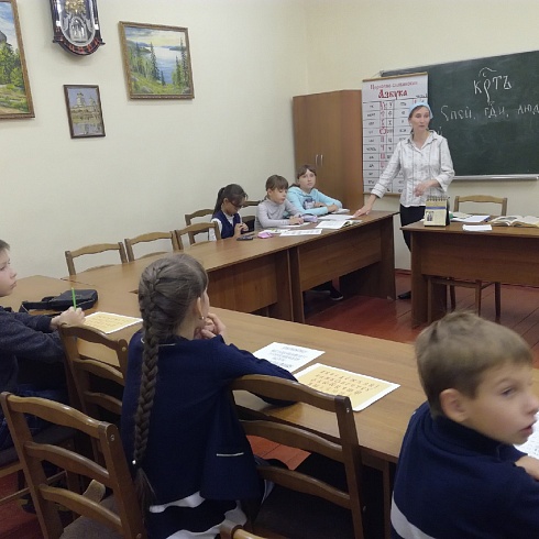 Второе в этом учебном году занятие детской ВОСКРЕСНОЙ школы прошло в Доме причта Троицкого собора