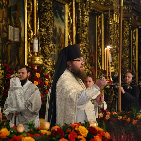 В праздник Светлого Христова Воскресения митрополит Арсений совершил Пасхальное богослужение
