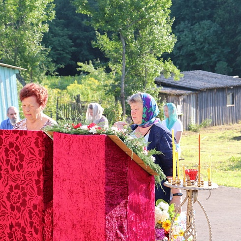 Торжественное богослужение состоялось в день памяти великомученика и целителя Пантелеимона на месте разрушенного  мужского монастыря. ФОТО