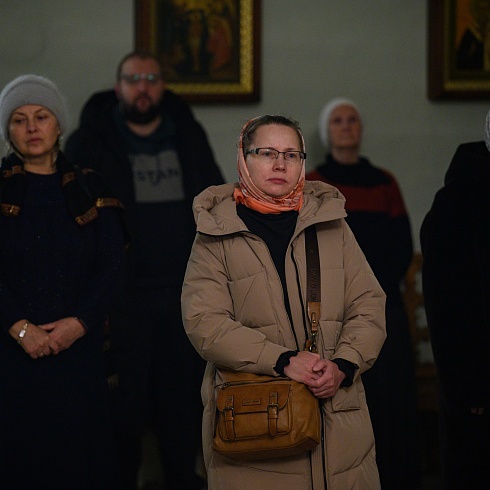 Последнюю Божественную Литургию, перед началом реставрационных работ, совершил митрополит Псковский и Порховский Арсений в Серафимовском приделе Свято-Троицкого кафедрального собора