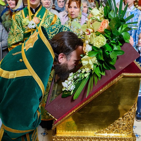 В день празднования Входа Господня в Иерусалим митрополит Арсений совершил Литургию в Свято-Троицком кафедральном соборе города Пскова